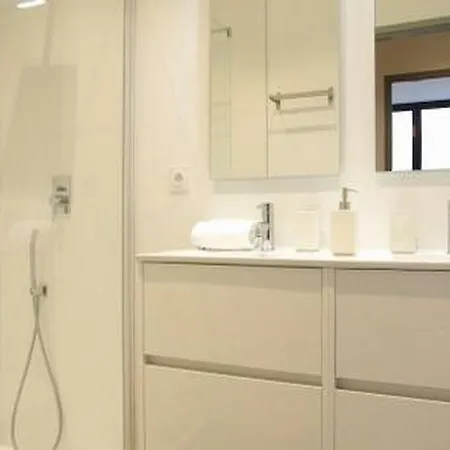 Saint Louis Apartment *